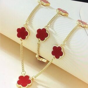 Red Clover Flower Necklace & Bracelet Set